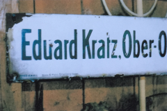 Schild_Eduard_Kratz_Werkstatt_Ober-Ohmen_Nahaufnahme